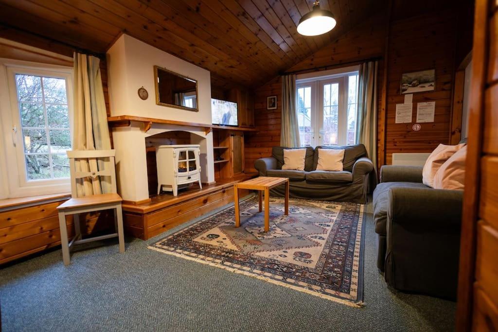 Cozy Norwegian Style Log Cabin In Rural Snowdonia - 2 Bedrooms & Parking By Seren Short Stays Ffestiniog エクステリア 写真