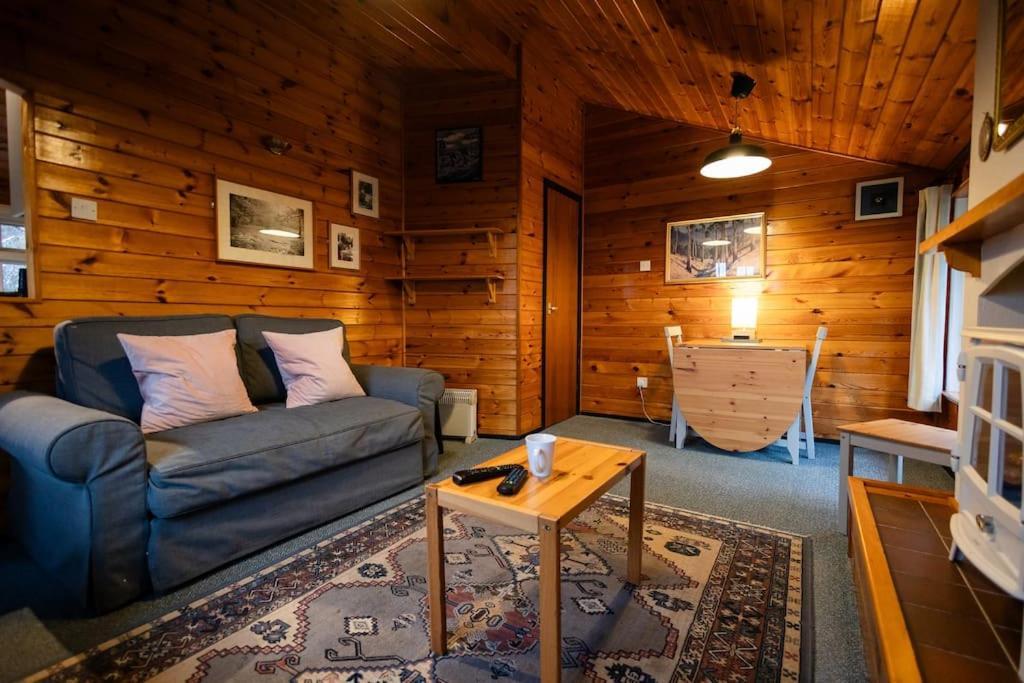 Cozy Norwegian Style Log Cabin In Rural Snowdonia - 2 Bedrooms & Parking By Seren Short Stays Ffestiniog エクステリア 写真